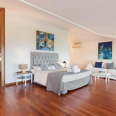 Golden - Verona Willa Bardolino