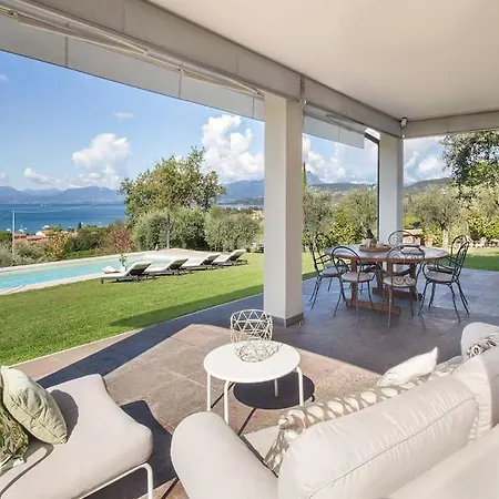 Golden - Verona Willa