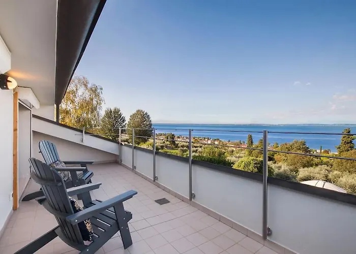 Willa Golden - Verona