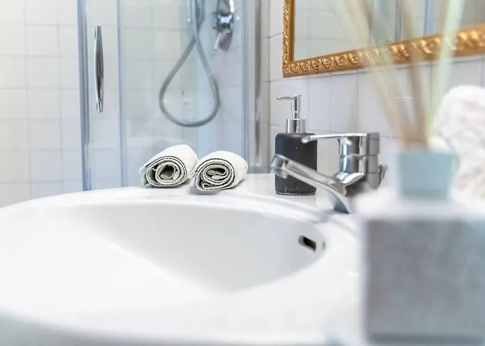 Golden - Verona Willa *