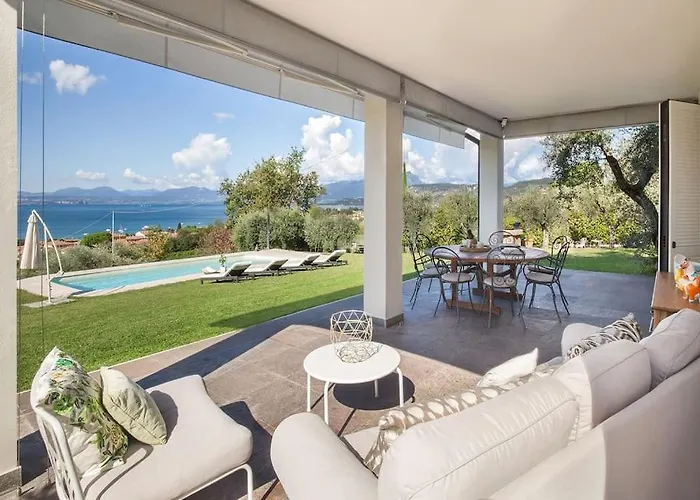 Golden - Verona Willa